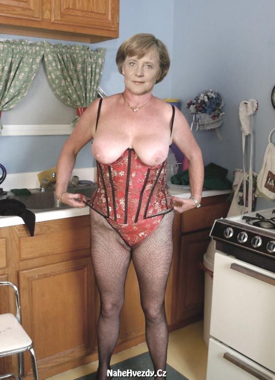 Nahá Angela Merkelova. Fotka - 84